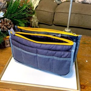 Handbag organizer, new without tags gray with yellow zipper tons of pockets